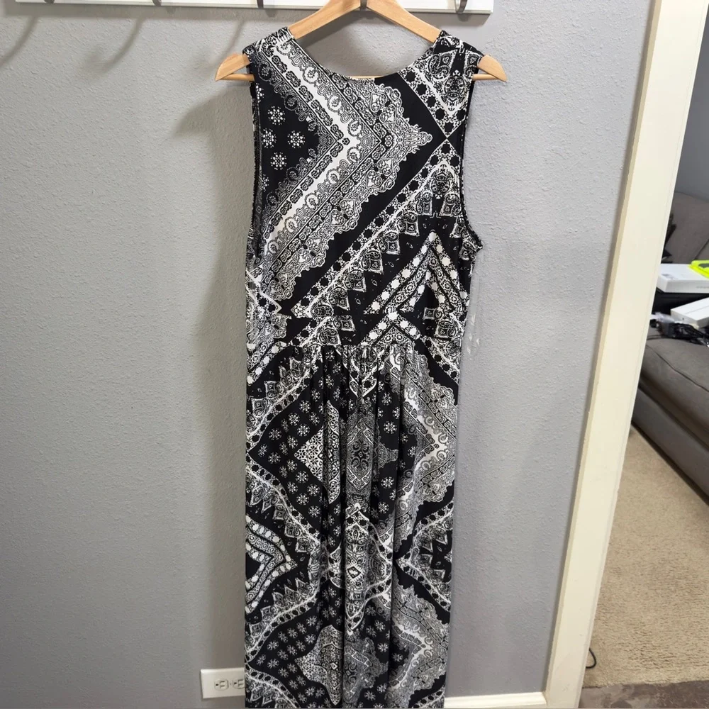 Elementz Woman Black & White Sleeveless Maxi Dress - Size 1X (NWT) - Picture 2 of 11